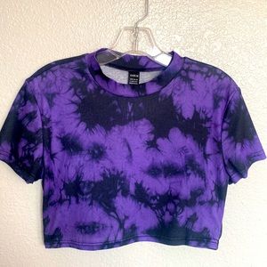 Super cute crop runs SMALL!